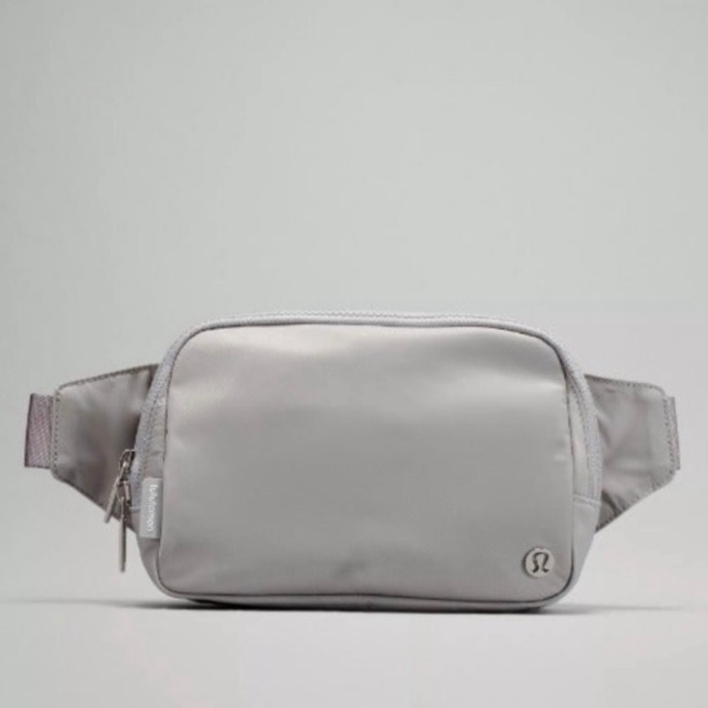 Brand New With Tags lulu🍋LARGE grey belt bag
